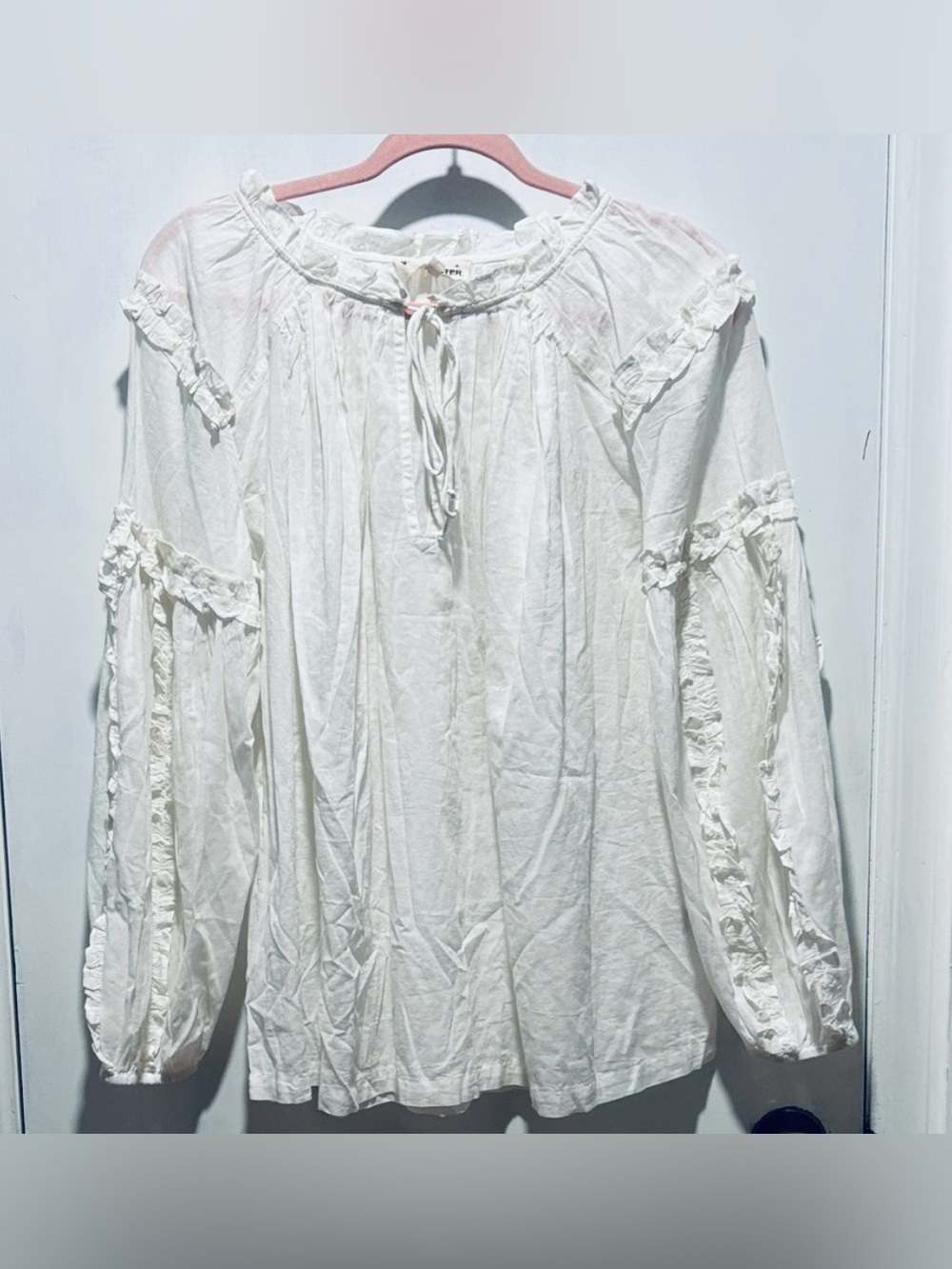 V. DE. VINSTER White Ruffle Peasant Blouse